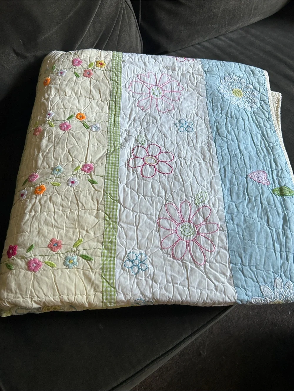 Pottery Barn Kids Daisy Flower Garden Pastel  Floral Embroidery  Appliqué Quilt